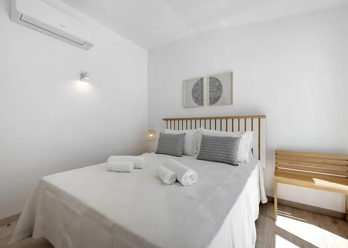 Old Town Sea View Apartment